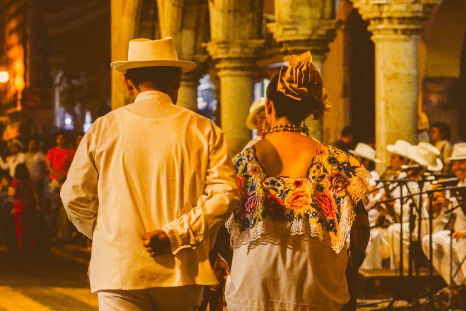 Disfruta de presentaciones del Ballet Folklórico del Estado, la Orquesta Jaranera y grupos de trova en Yucatán en Los Pinos. Foto: Unsplash