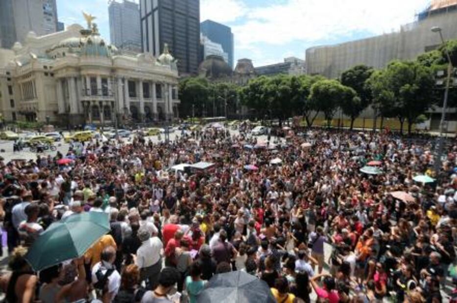 Protestas y emotivo homenaje a activista asesinada en Río de Janeiro