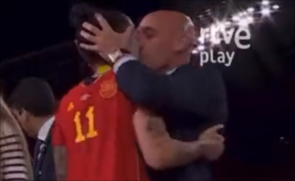Luis Rubiales besó en la boca a Jennifer Hermoso - Foto: Especial