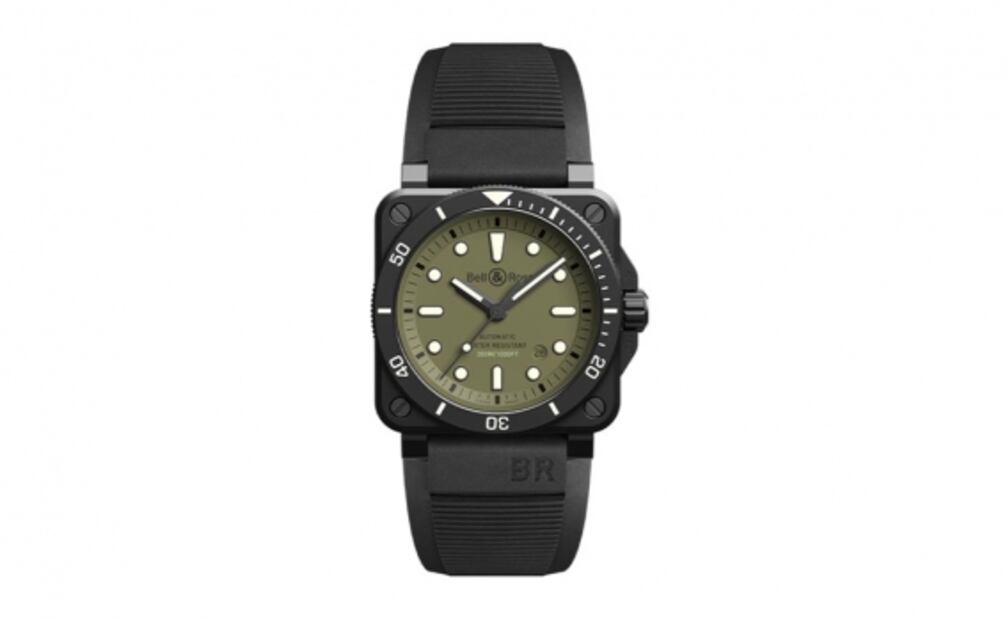 Nueve divers y un G-Shock para darse un baño