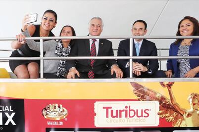 Inauguran ruta de Turibús por 100 Años de la Constitución