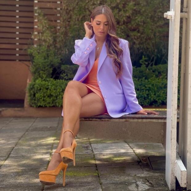 Galilea Montijo enseña cómo llevar un vestido lencero con blazer