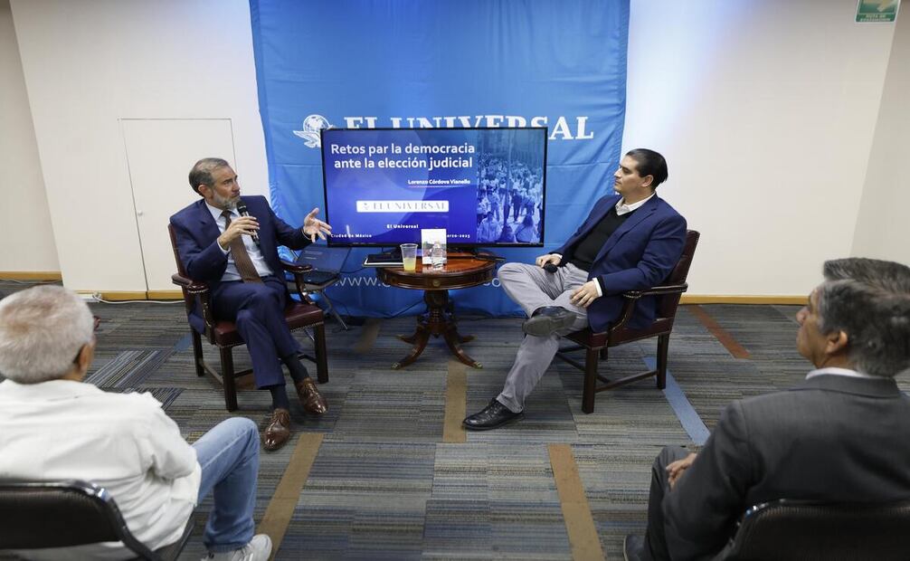 Lorenzo Córdova en una charla exclusiva con suscriptores de EL UNIVERSAL.  |  FOTO: DIEGO SIMÓN SÁNCHEZ.