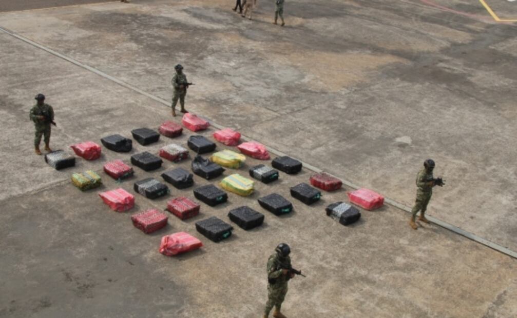 Interceptan más de tonelada y media de presunta cocaína en Aquila, Michoacán