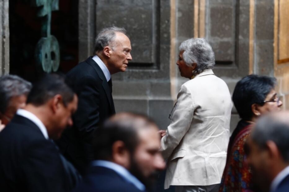 "¡Ahí viene Jesús!": funcionarios emprenden graciosa huida tras informe de AMLO