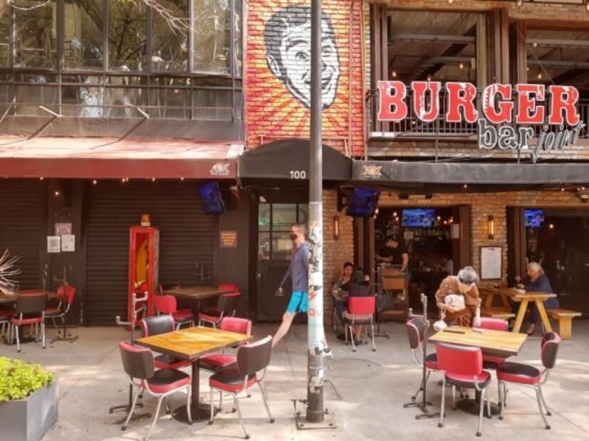 El café de la Roma donde se reunían escritores y pintores hace 100 años