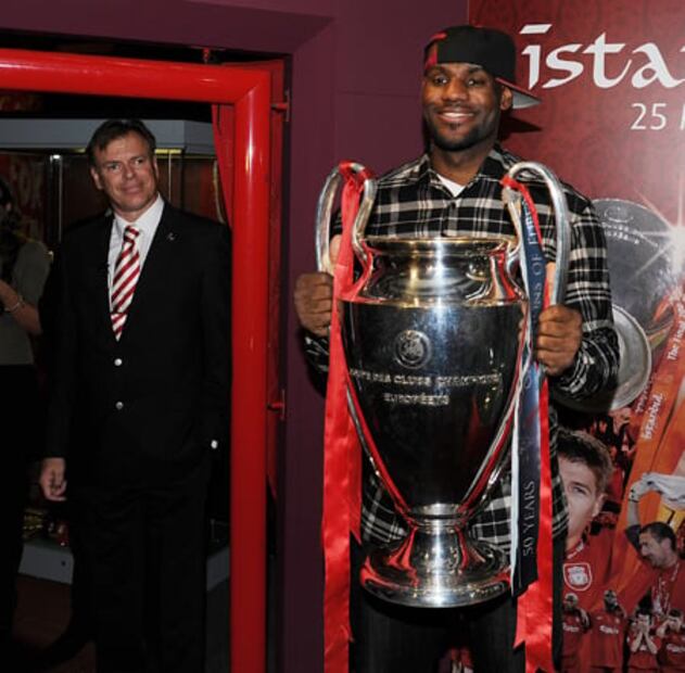 Los famosos que le van al Liverpool y al Tottenham