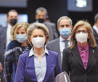 “Llegamos tarde a la autorización de vacunas”, reconoce UE