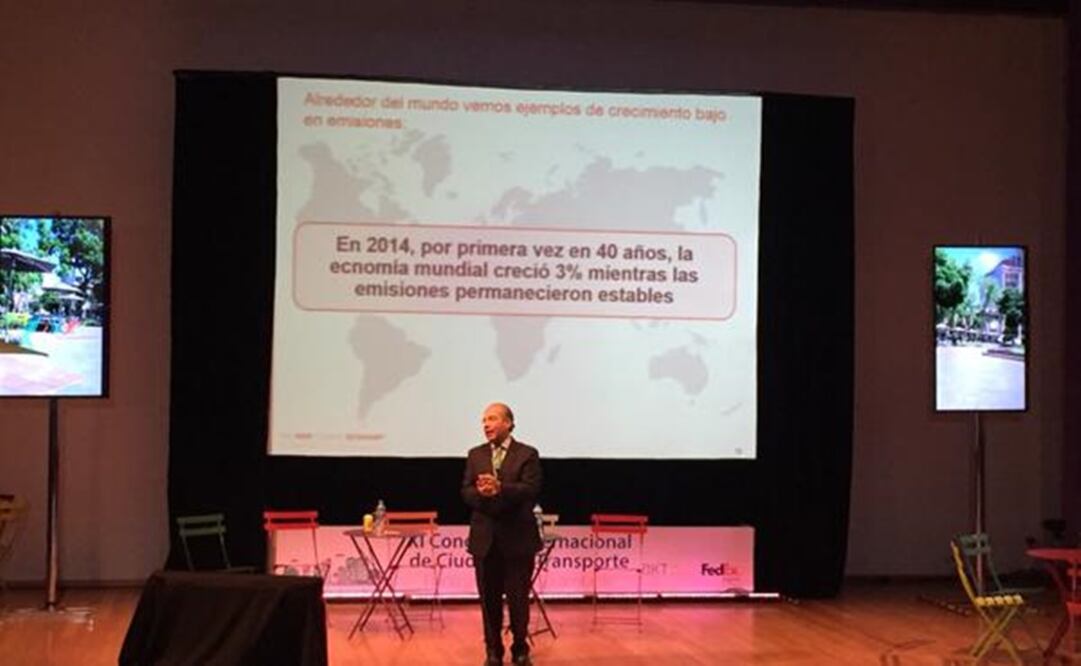 Felipe Calderón durante su ponencia. @Congreso_CTS