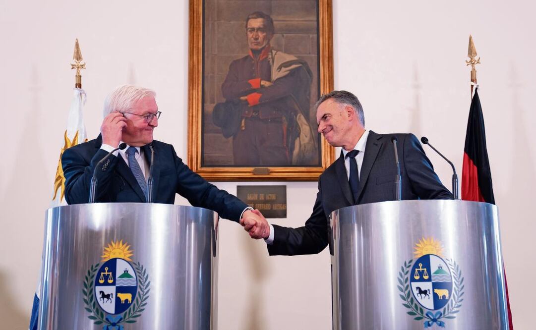 El presidente de Uruguay, Yamandú Orsi (der), y el presidente de Alemania, Frank Walter Steinmeier, en el Palacio Estévez en Montevideo. Destacaron el valor del acuerdo UE-Mercosur. (17/03/2025) Foto: Sofía Torres | EFE