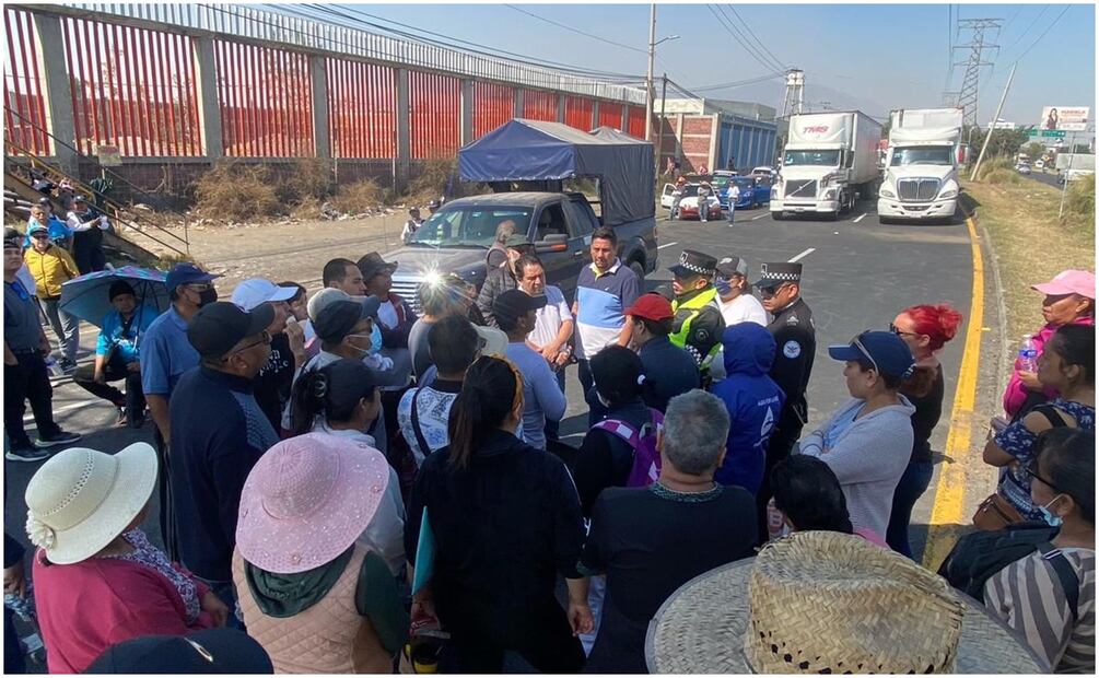 Los bloqueos han provocado problemas a la circulación en distintas zonas de Ecatepec, Edomex. Foto: Especial