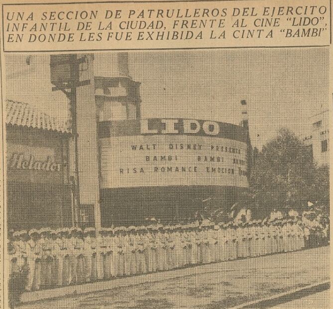 Niños del ejército y niños pobres disfrutaron el estreno de la película "Bambi" en el Cine Lido, hoy Centro Cultural Bella Época.
Hemeroteca EL UNIVERSAL.