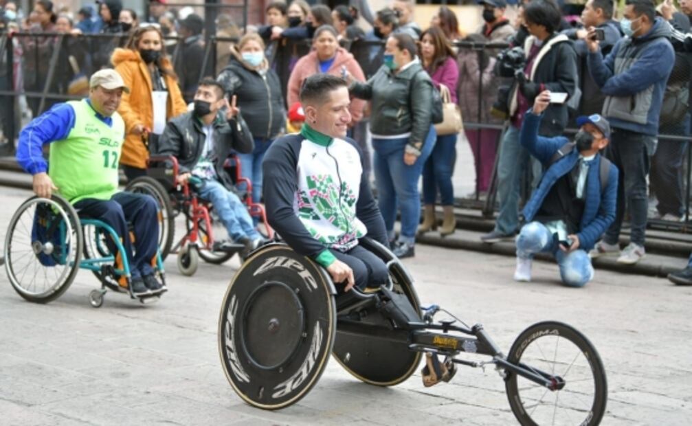 Con alegría y entusiasmo, potosinos celebran el 122 aniversario de la Revolución Mexicana