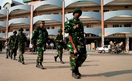 Retienen al menos a 20 rehenes en restaurante de Bangladesh