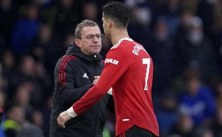 Manchester United inicia búsqueda "exhaustiva" de un nuevo entrenador