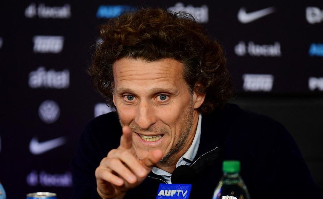 Diego Forlán admite el privilegio de dirigir a Uruguay / Foto: AFP
