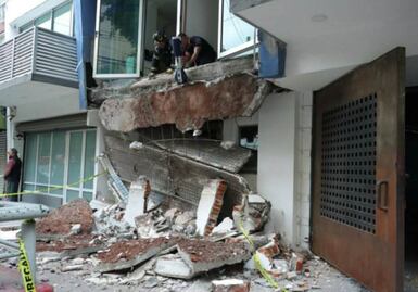 Colapsa balcón en edificio de la colonia Condesa; no se reportan personas lesionadas 