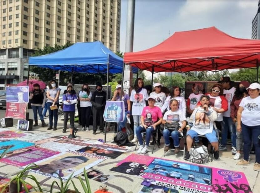 "Claudia, escucha, la Glorieta es nuestra lucha": activistas presentan queja contra el retiro de la antimonumenta en la Glorieta de las mujeres que luchan