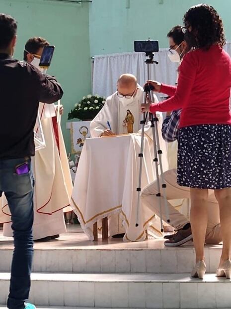 Curas de Neza proponen misas virtuales para celebrar a la Virgen