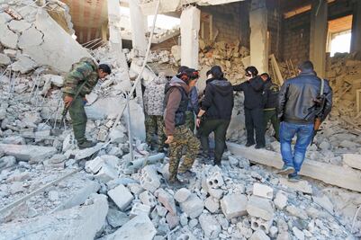 Bombardeos al EI no funcionan, dicen analistas 