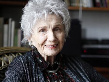 Muere Alice Munro, laureada con el Nobel de Literatura en 2013, a los 92 años