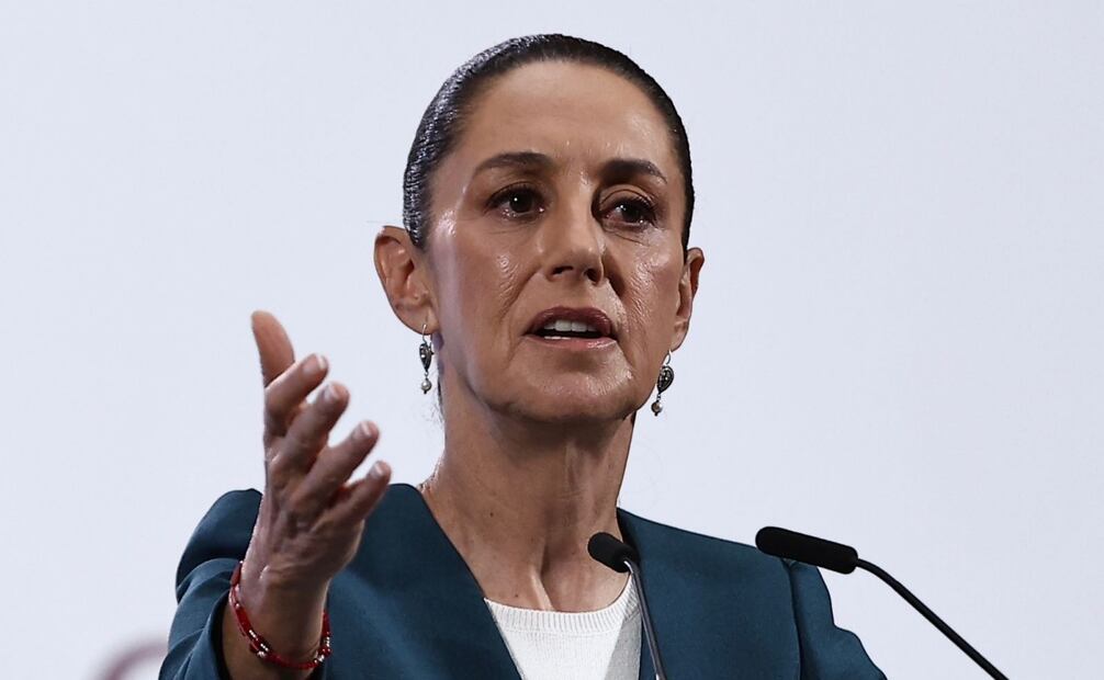 La presidenta Sheinbaum Pardo expresó su solidaridad con la periodista Sabina Berman, con la politóloga Denise Dresser y con la abogada Vanessa Romero Rocha por los dichos contra ellas, que consideró misóginos, del empresario Ricardo Salinas Pliego en redes sociales. Foto: Berenice Fregoso / EL UNIVERSAL