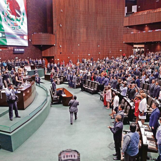 En la Cámara de Diputados, la fracción priísta impulsa que el INEE pueda promover acciones contra leyes que vulneren la educación en México. (ARCHIVO EL UNIVERSAL)