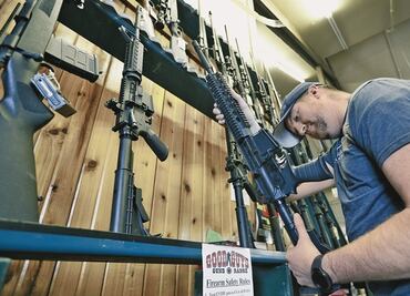 Armslist: este es el sitio web que surte de armas a criminales en EU