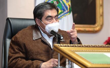 Barbosa califica como “montaje” entrega de honoris causa a jurista Juan Velásquez