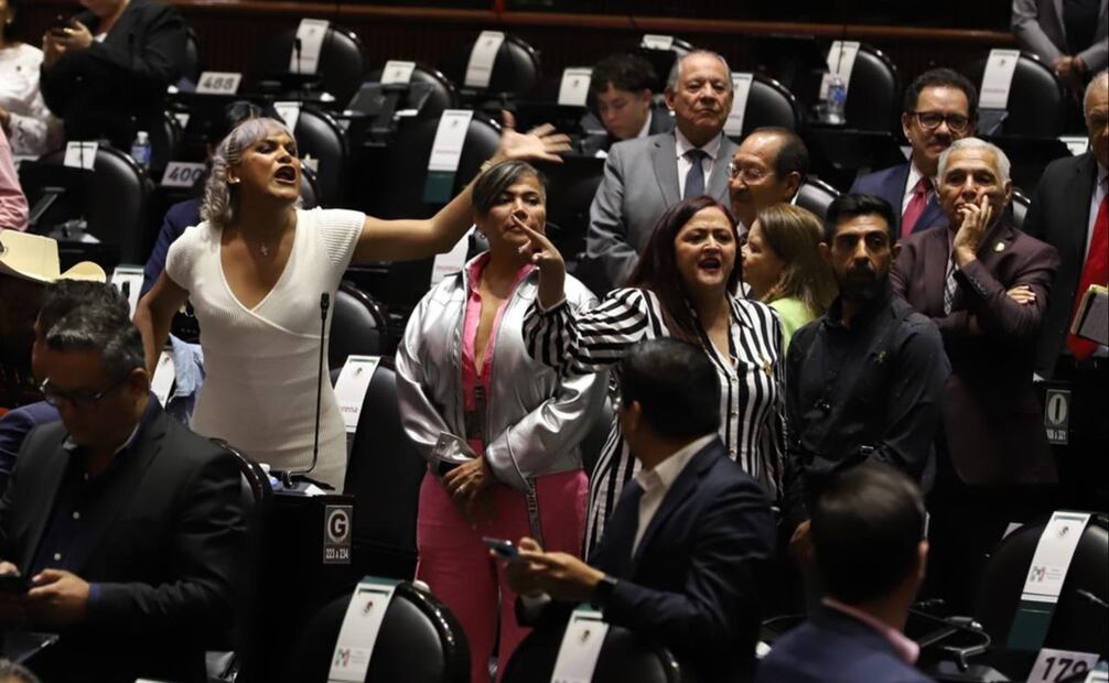 Conato de bronca durante la comparecencia del titular de SHCP Rogelio Ramírez de la O, ante el pleno de Cámara de Diputados. Fotos: Berenice Fregoso/EL UNIVERSAL