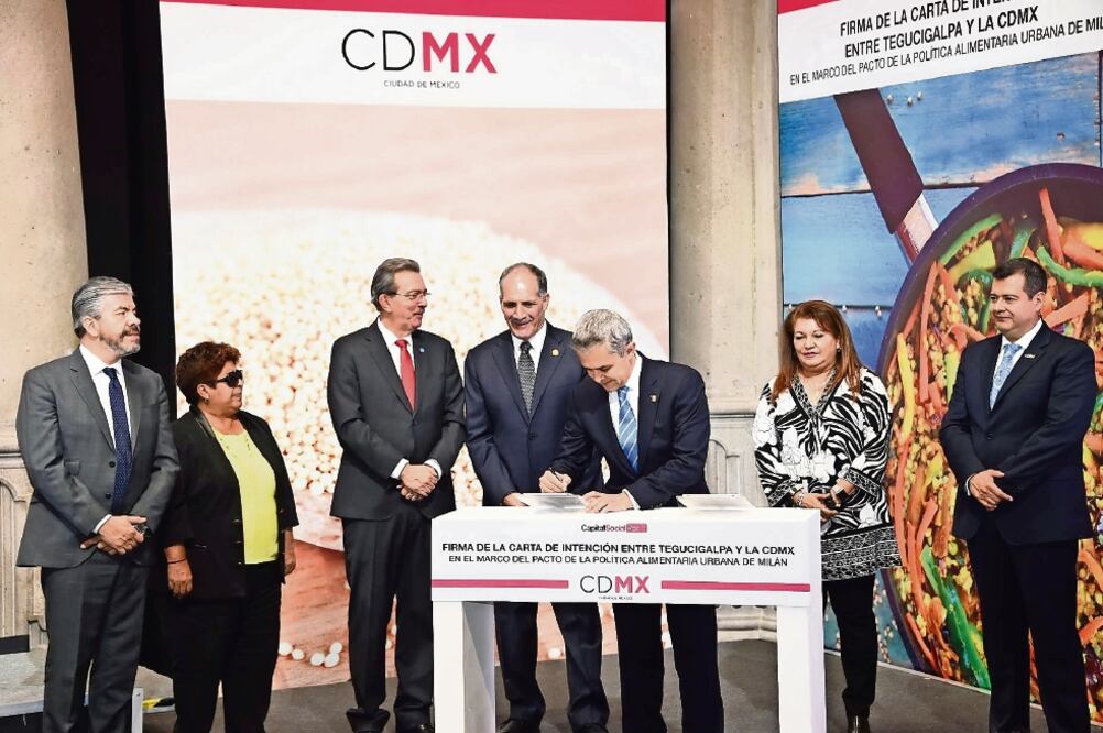 Miguel Ángel Mancera firmó una Carta de Intención para llevar el proyecto a Honduras, con una inversión de 15 mil euros que recibió la Ciudad de la FAO. (CDMX)