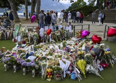 Ciudad francesa se solidariza con heridos a puñaladas en parque infantil