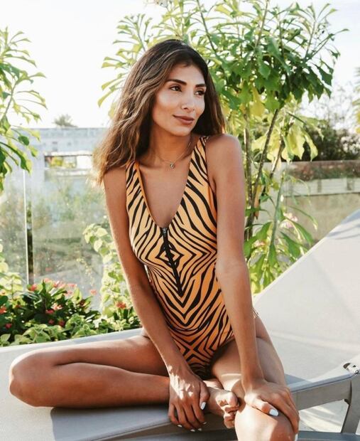 María Chacón hipnotiza a sus seguidores con bikini animal print