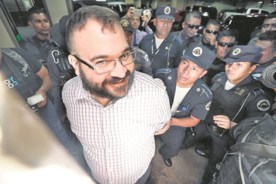 La política en el escándalo