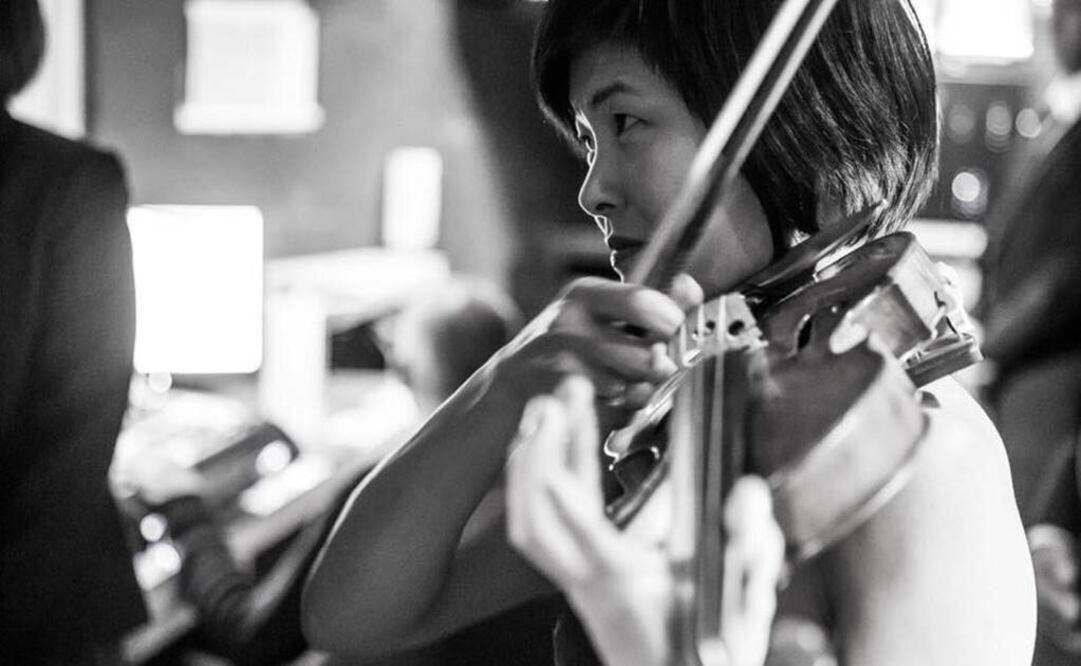 La violinista tiene previsto tocar hoy junto a la Deutsche Radio Philharmonie en el Congresshalle de Saarbrücken. FOTO: Tomada de Facebook/Jennifer Koh