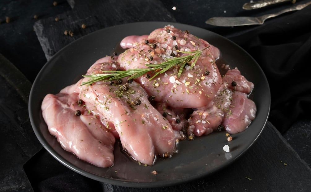 ¿Por qué no lavar el pollo crudo? Foto: Pexels