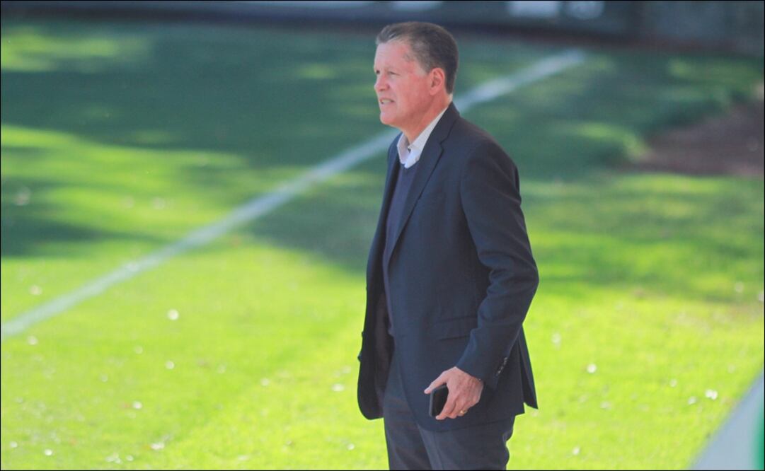 El director deportivo está en negociaciones con Chivas. Foto: Imago 7