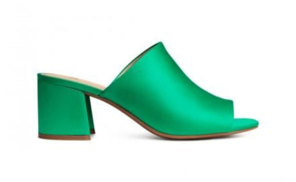  Conoce los mules: Los accesorios que están de moda este verano