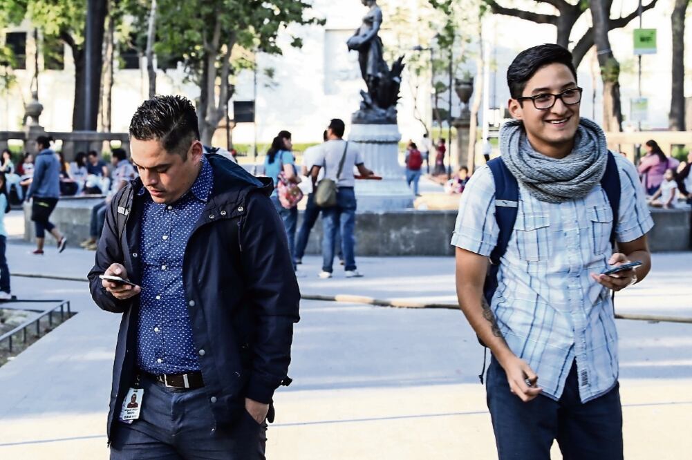 Telcel expuso que el bloqueo de los equipos es ilegal debido a que impide al usuario el uso, goce y disfrute del dispositivo como mejor le convenga (ARCHIVO EL UNIVERSAL)