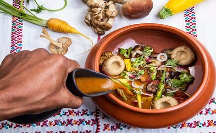 Aprovecha la temporada de hongos y prepara un tesmole