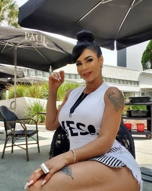 Esta foto en mini bikini de Lis Vega revela que su figura es a prueba del tiempo