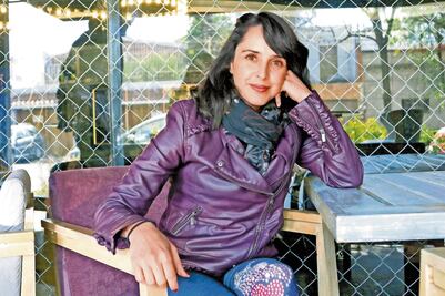 Irán Castillo duda en ver su propia serie: "Me la pasaría chillando"