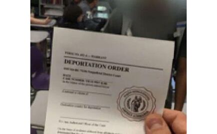 Reparte "cartas" de deportación a minorías