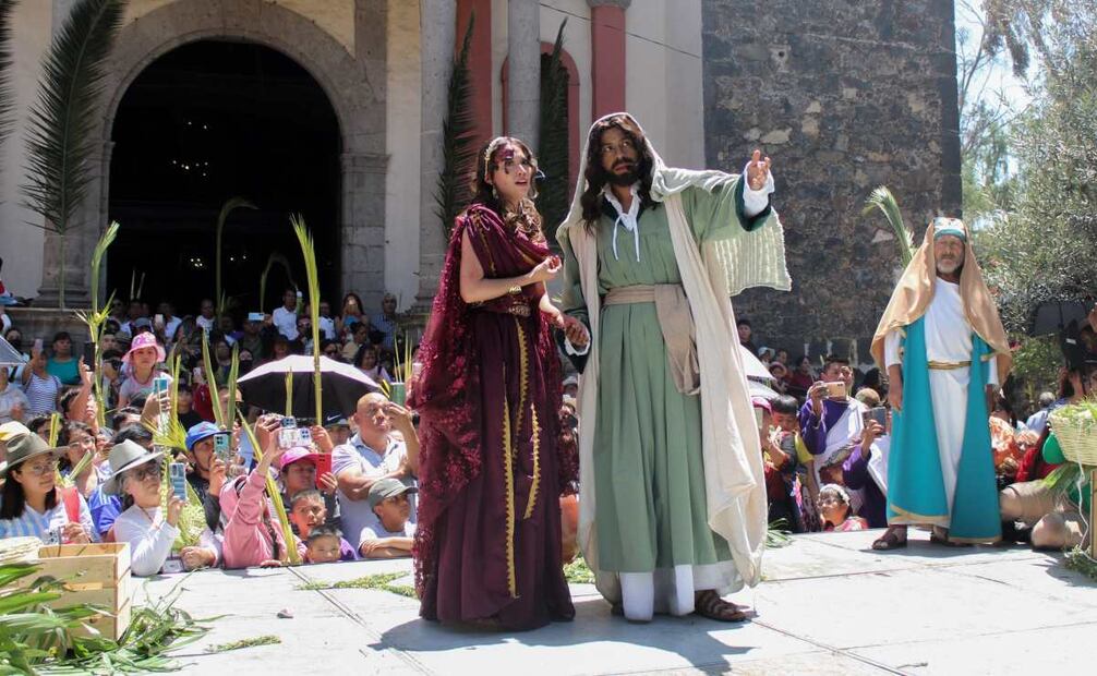 Fe y tradición se unen en Iztapalapa; miles participan en el Domingo de Ramos. Foto: Darío Luna/ EL UNIVERSAL