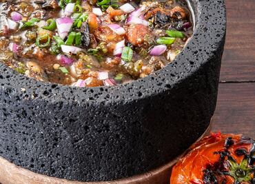 Dale sabor a tus platillos con esta salsa tatemada