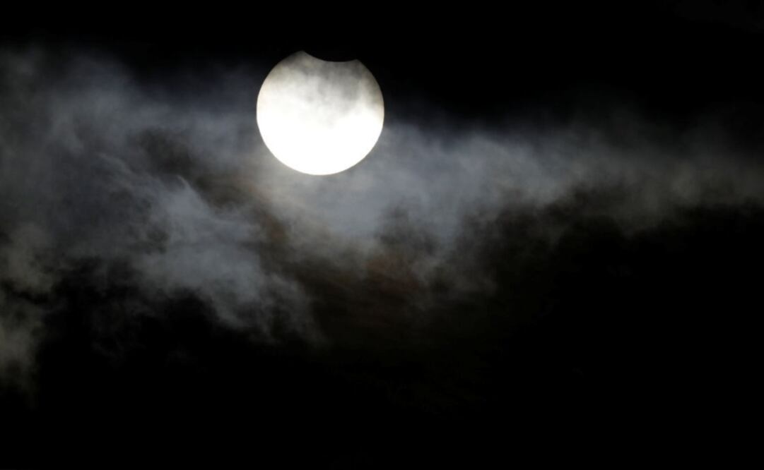 Capta la Luna, la Tierra y el Sol en el único eclipse lunar total de este año y el próximo