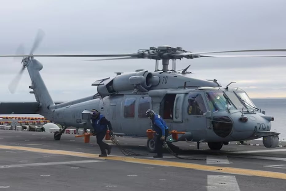 Un helicóptero, en la plataforma del Iwo Jima, que se dirige al Caribe. FOTO: EJÉRCITO DE EU