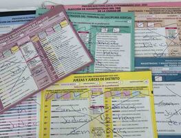 Acuden a las urnas para anular su voto en la elección judicial 2025; "hasta encontrar a los desaparecidos", escriben