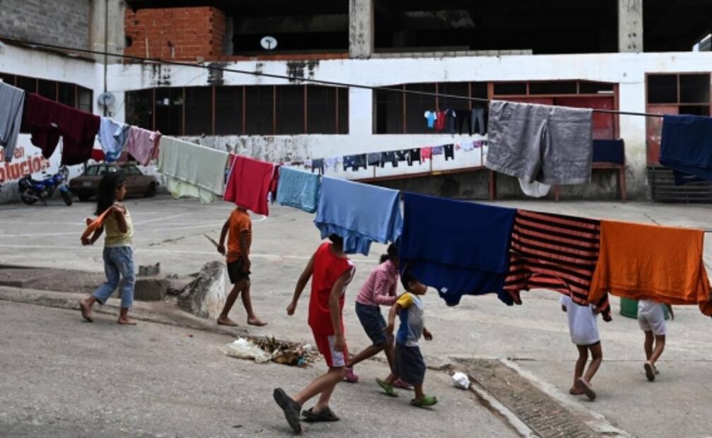 Infierno: así es la vida en edificios invadidos de Venezuela