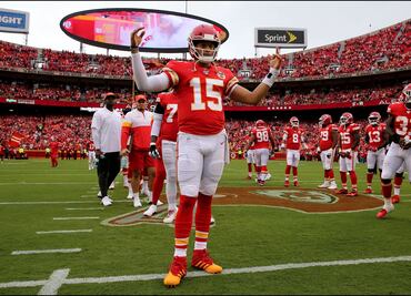 Mahomes apunta a jugar en el Azteca; se recupera de su lesión
